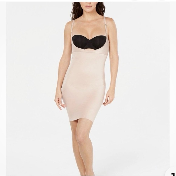 SPANX   Cream Shapewear Slip size M - Picture 1 of 10